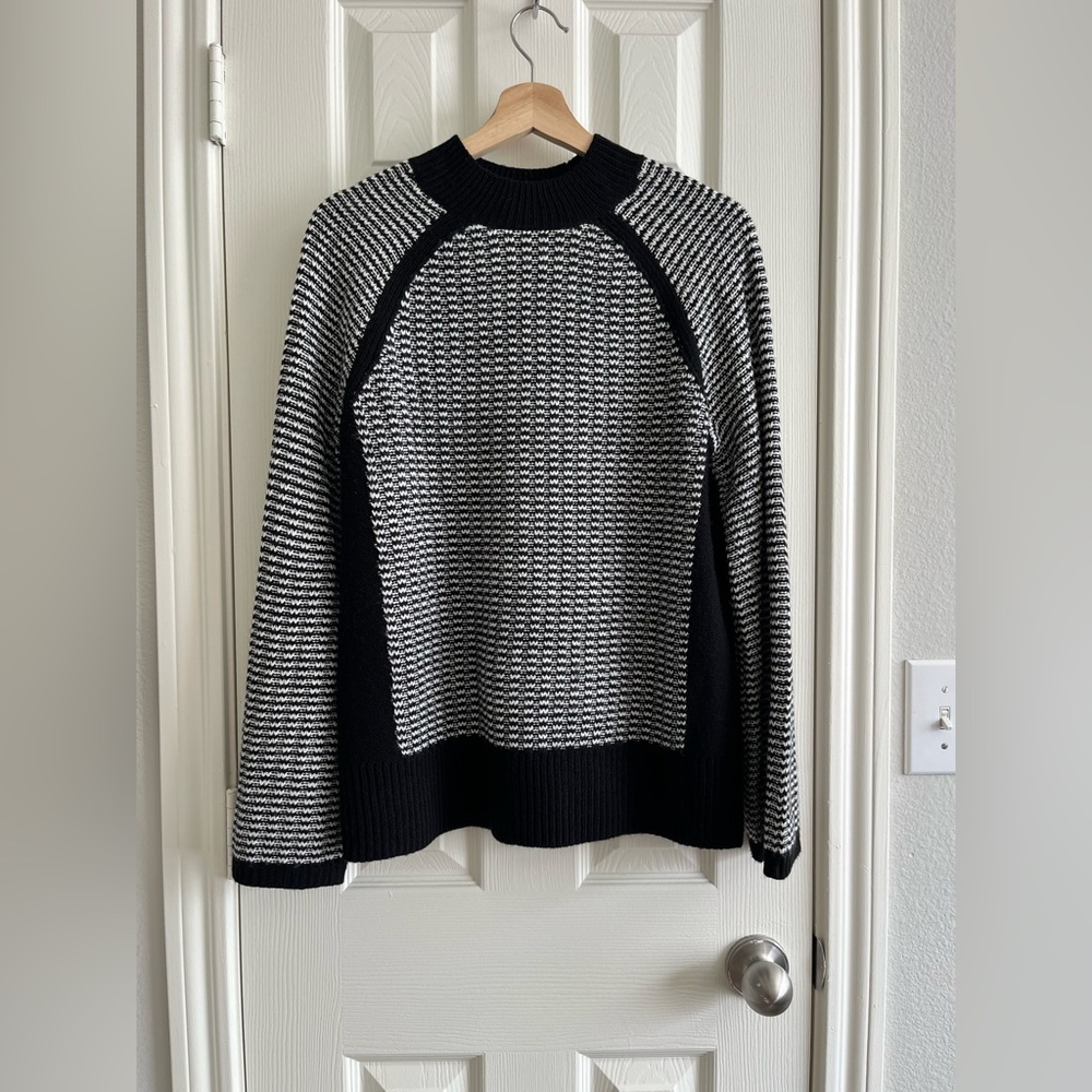 Women’s Liz Claiborne Sweater